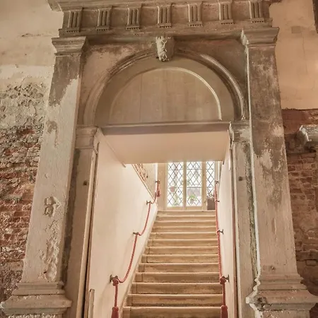 Grand Canal Rialto Palace Lift ヴェネツィア